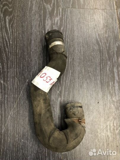 Патрубок системы охлаждения Audi S8 D3 4E0121055AG