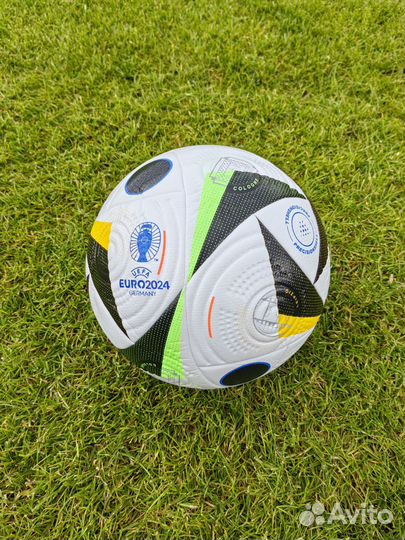 Футбольные мячи Nike, Adidas, Select