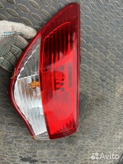 Фонарь задний левый Nissan Almera G15 сдефектом