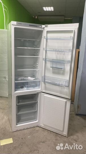Холодильник Bosch KGV39XW22R