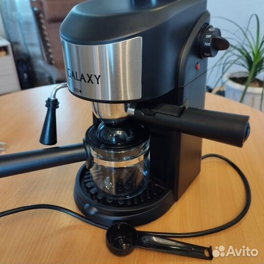 Кофеварка рожковая новая