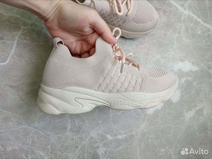 Кроссовки женские 36 размер