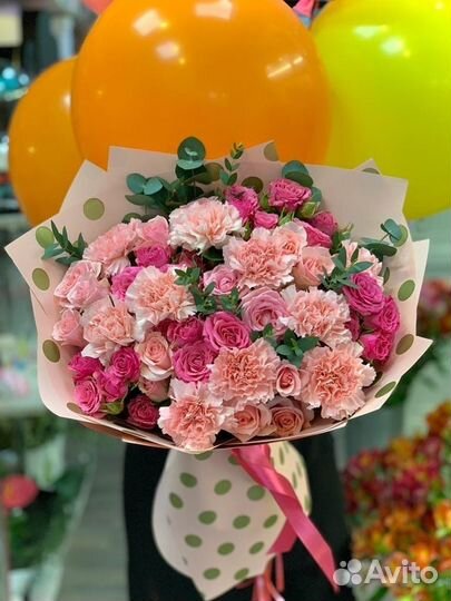 Диантусы и розы