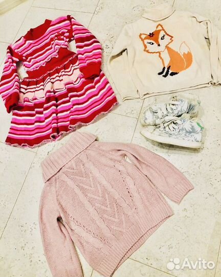 Два огромных пакета одежды 98