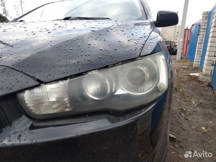 Фары Митсубиси Лансер 10