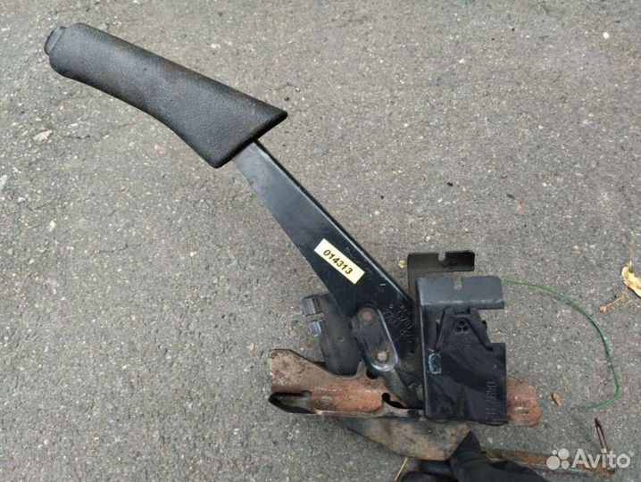 Рычаг ручного тормоза (ручник) Renault Laguna 1 77