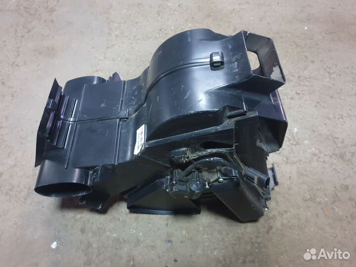 Корпус отопителя с кондиционером Лада Калина