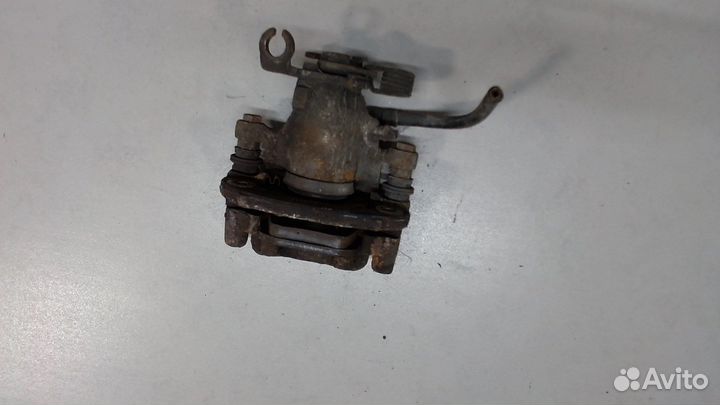 Суппорт Mitsubishi Carisma, 2002