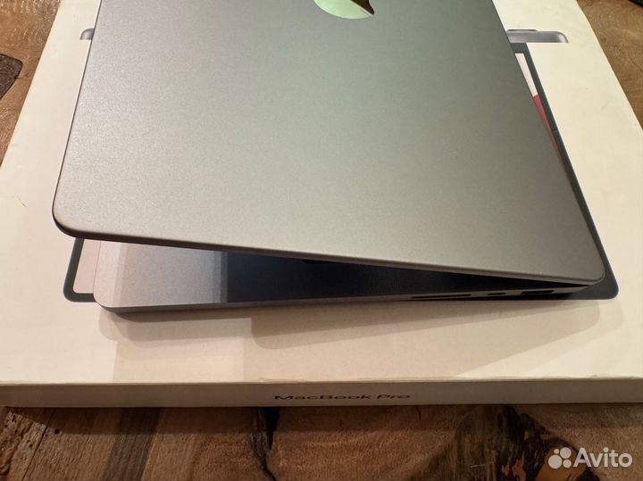 MacBook Pro 14 M1 Pro/16 GB/1 TB SSD/SpaceGray