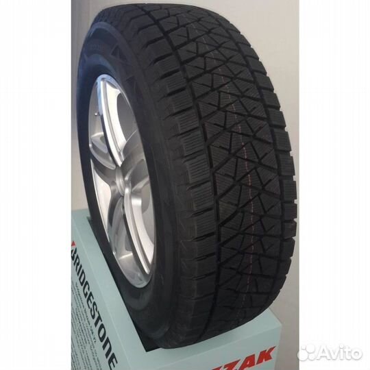 Bridgestone Blizzak DM-V2 235/65 R17 112