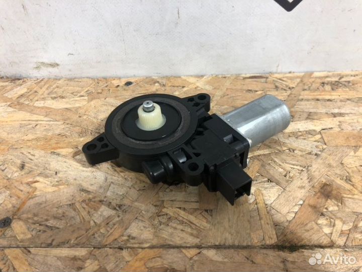 Моторчик стеклоподъемника передний правый Mazda 6