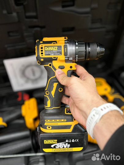 Набор электроинструмента 4в1 DeWalt