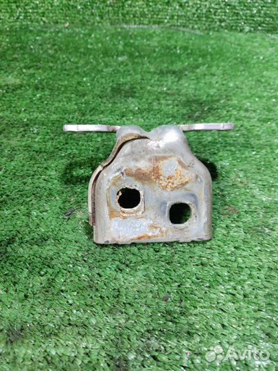 Петля двери Renault Logan