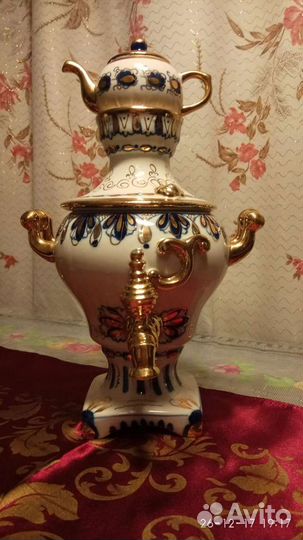 Самовар Гжель с позолотой сувенирный