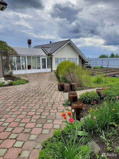 Дом 300,9 м² на участке 16 сот.