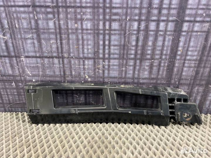 Крепление бампера заднее левое Bmw X5 E70 N57 2013