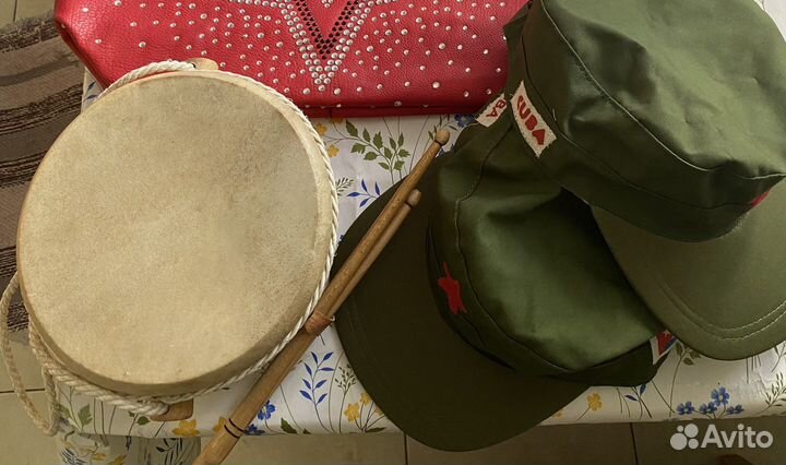 Кепки и барабан из Кубы
