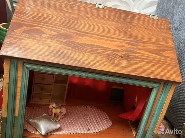 Домики и кровать для кукол ручная работа