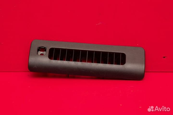 Решетка вентиляционная Toyota Land Cruiser 200 1VD