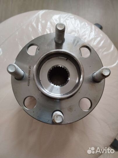 Ступица передняя правая Nissan Tiida