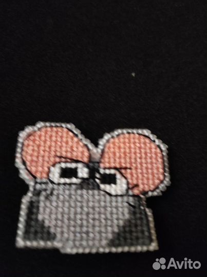 Значки с крысой Крис