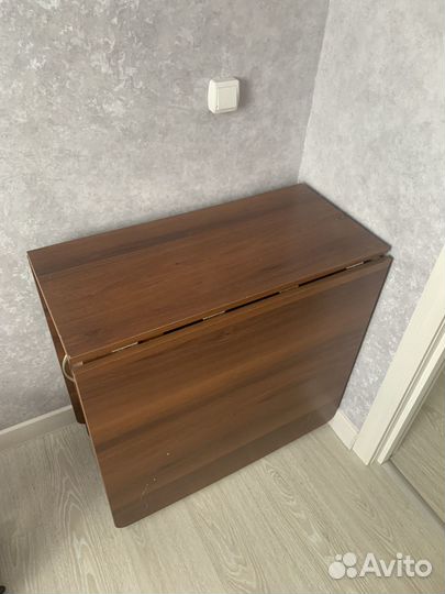 Продам стол