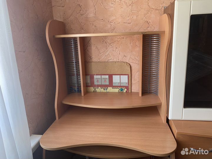 Компьютерный стол