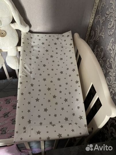 Пеленальная доска на кроватку