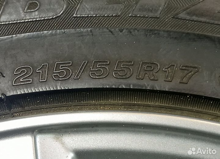 Bridgestone Blizzak Revo GZ 215/55 R17