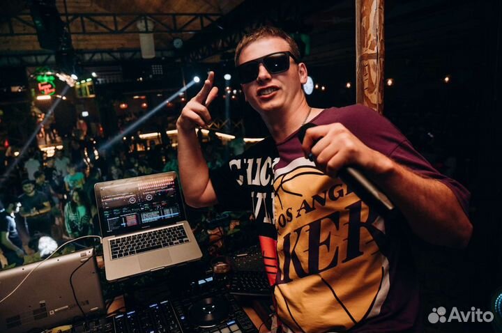 Ди джей DJ диджей