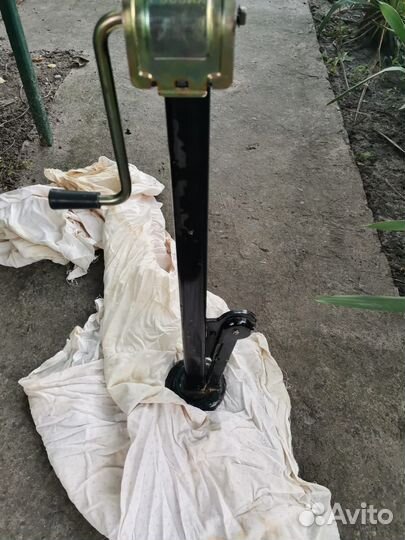 Домкрат от Волги для шиномонтажа