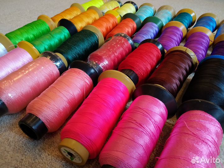 Нитки яркие, прочные