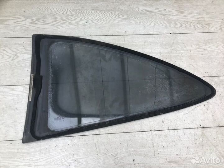 Форточка в крыло правая Mercedes Clk-Class W208