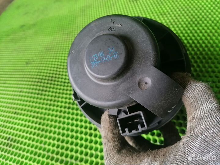 Мотор печки на Ford Focus II 2005-2011