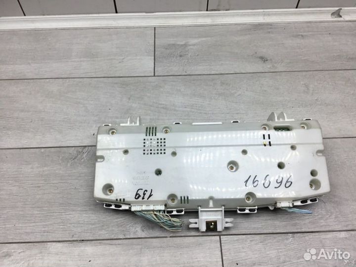 Щиток приборов Toyota Corolla хэтчбек 3ZZ-FE 2004