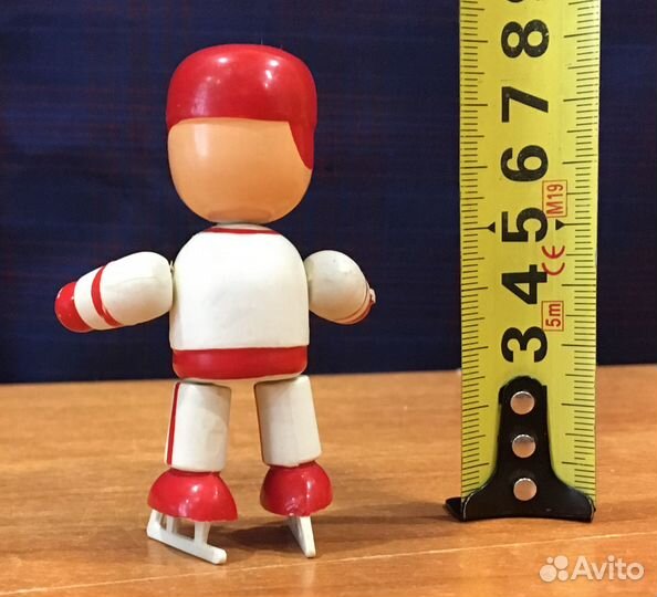Фигурка хоккеист фхи колкий пластик винтаж СССР