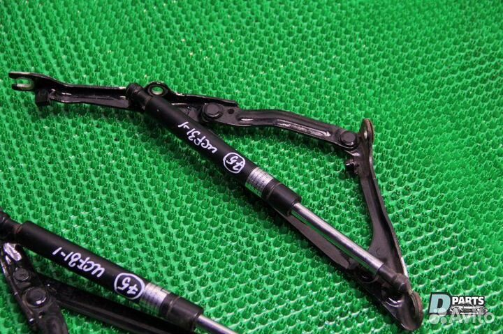 Петля крышки багажника Toyota Celsior