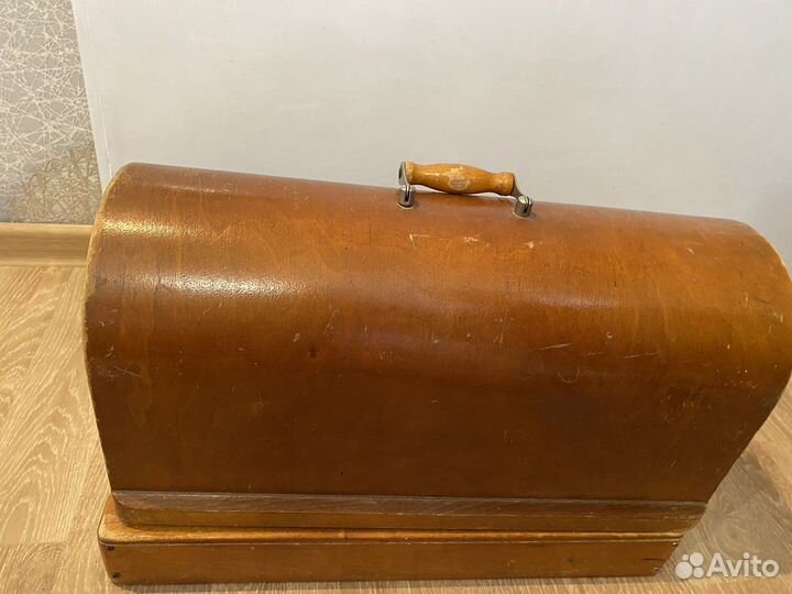 Машинка швейная антикварная подольская