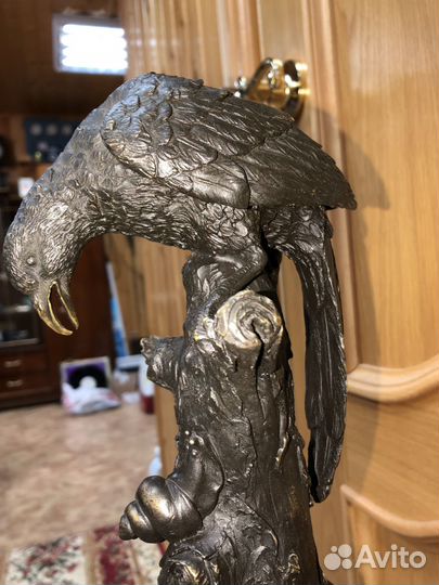 Часы настольные. Антикварные. Птица - Ворона