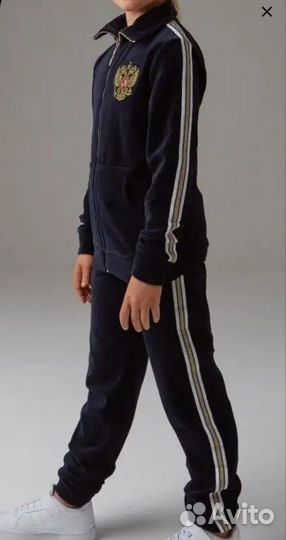 Спортивный костюм для девочки (рост 146)