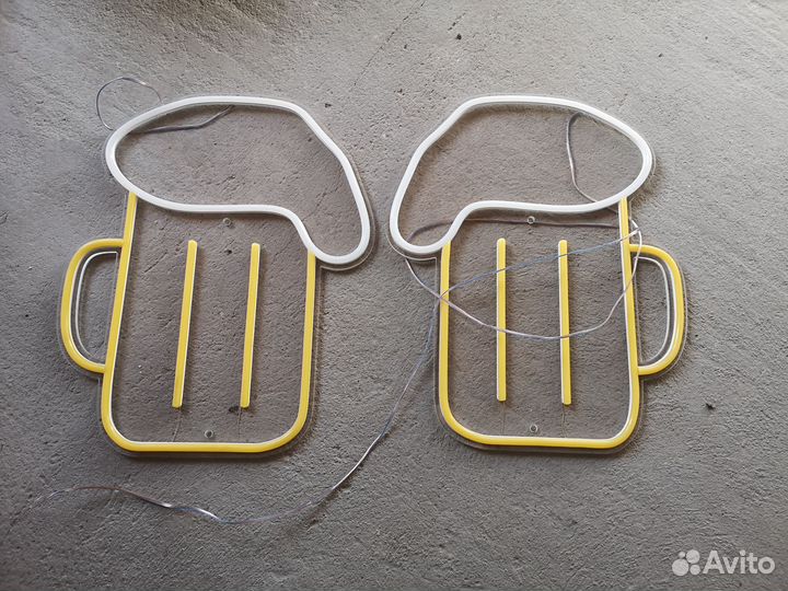 Неоновая вывеска пивная кружка