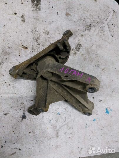 Подушка двигателя левая Renault Logan 1 6