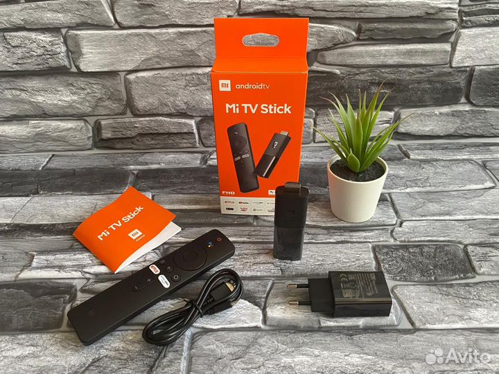 TV-приставка Xiaomi Mi TV Stick (Global, черный)