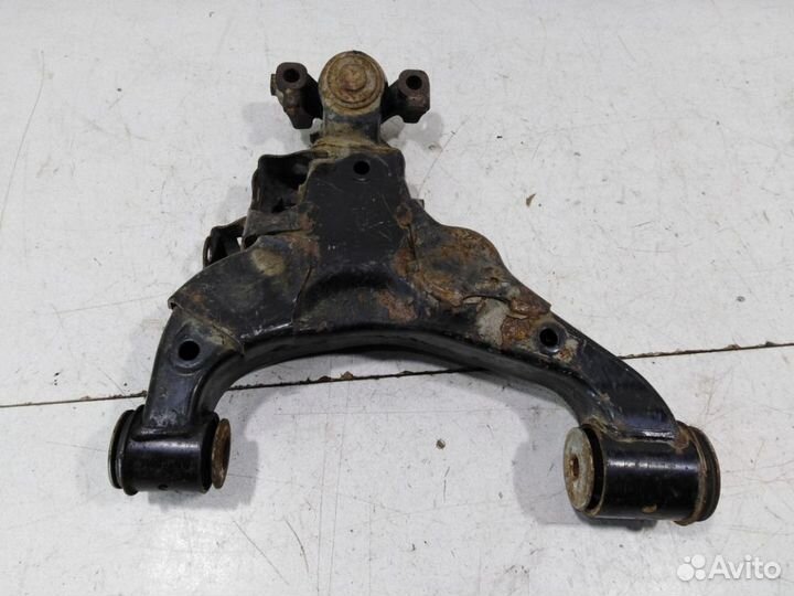 Рычаг передний правый нижний