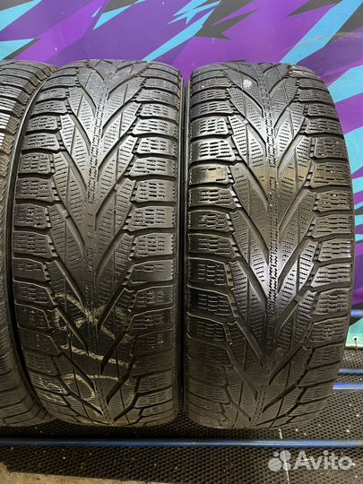 Nokian Tyres Hakkapeliitta R2 SUV 215/65 R16