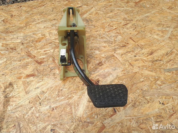 Педаль тормоза BMW e65