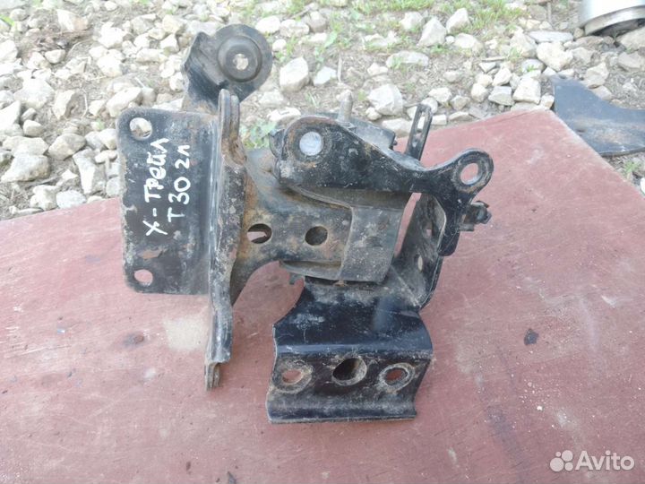 Подушка МКПП Nissan X-Trail T30