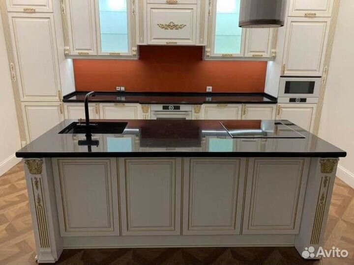 Кухня с островом на заказ Mebellissimo