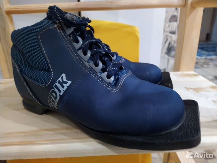 Лыжные ботинки