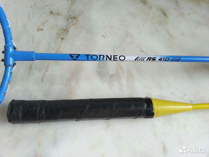 2 ракетки для бадминтона и 1 воланчик